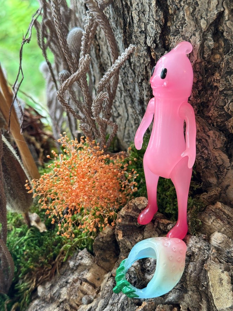 wanda_frog's tweet photo. 🌟Mint Chocolate dolls & accessories releasing tonight 9PM JST!
Besides Mint Chocolate Long-eared Tribe WF Minka Crema, we’ll also be releasing KENZO’s hand-painted dolls, including 🍫WF Chocomint Pino, strawberry sisters Choco & Mint Berry🍓and Nanairo Freisa🍓
#wonderfrog https://t.co/V0KB8JPH4h