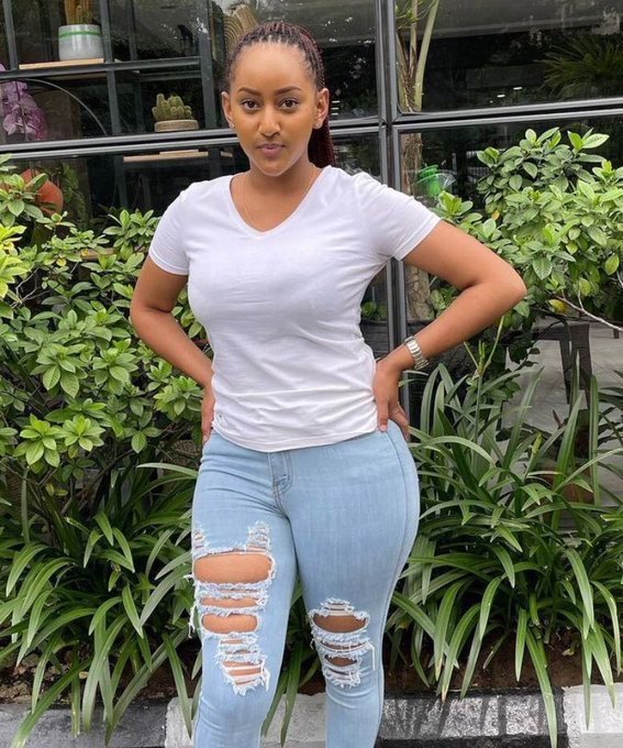 __Dimah's tweet photo. If i gv u my number would you call me🤗 https://t.co/KFDcRDF72H