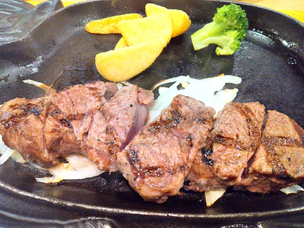 RTops0411's tweet photo. ついつい冷たい物の摂りすぎで胃腸が疲れやすくなりますが、リフレクソロジーで身体の中を整えましょう👣

#富山市 
#富山 
#toyama 
#ガラス美術館
#暑中お見舞申し上げます https://t.co/acM9M4BytS