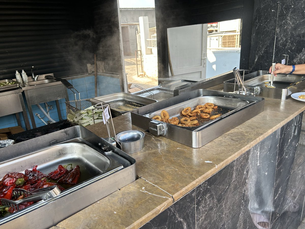 timroe74's tweet photo. This supposedly a 4* international hotel. 
This morning at breakfast, no cereal, a toaster behind a counter, the only hot option is yesterday’s vegetables. Utterly appalling. https://t.co/yB0t0Y12Hg