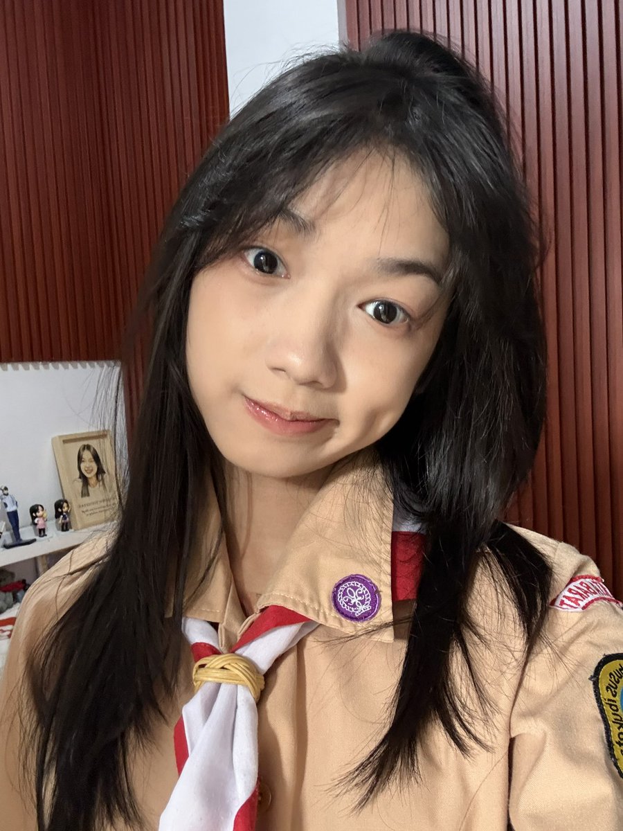 Ekin_JKT48's tweet photo. poninya ketinggalan di sekolah https://t.co/QH5u9qFjyw