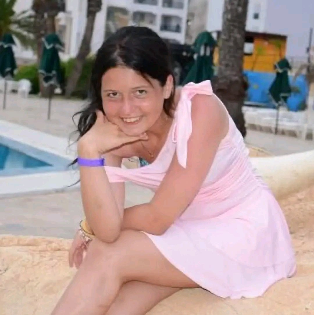 FreyjaBakke's tweet photo. Have you seen  Isabelle Kent 

Isabella , aged 15 years is missing from York Road Hartlepool and officers are appealing for information to help find her.

Isabella   was last seen around York Road Hartlepool area around 19.45 yesterday evening.

When Isabella was last seen,  she was  wearing  an orange t shirt, black cycling shorts, black jacket and white trainers, she is 5ft 2, with black hair which is tied up.

Anyone who thinks they might have seen Isabella, or anyone who has any information, is asked to contact Cleveland Police on 101, quoting reference number 155025.
