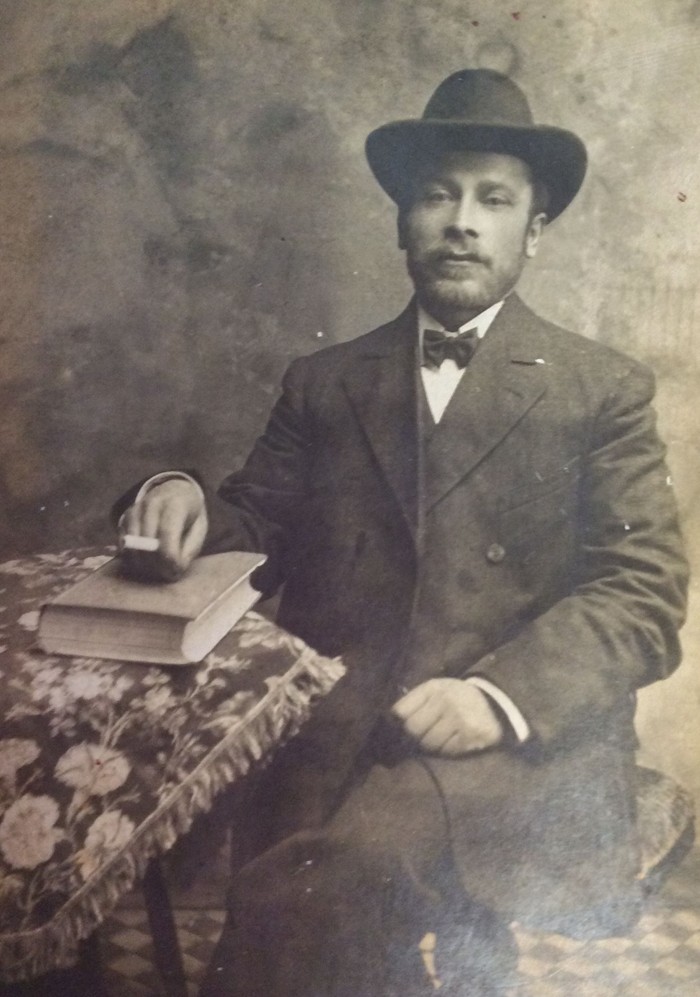 AuschwitzMuseum's tweet photo. 5 August 1874 | A Polish Jew, Majer Tepper, was born in Mrzygłód. A farmer.

In #Auschwitz form 16 April 1942.
No. 29748
He perished in the camp on 31 May 1942.
---

📖 Jewish prisoners at KL Auschwitz: https://t.co/WjqF9riy8m https://t.co/mkHXcTe2kp