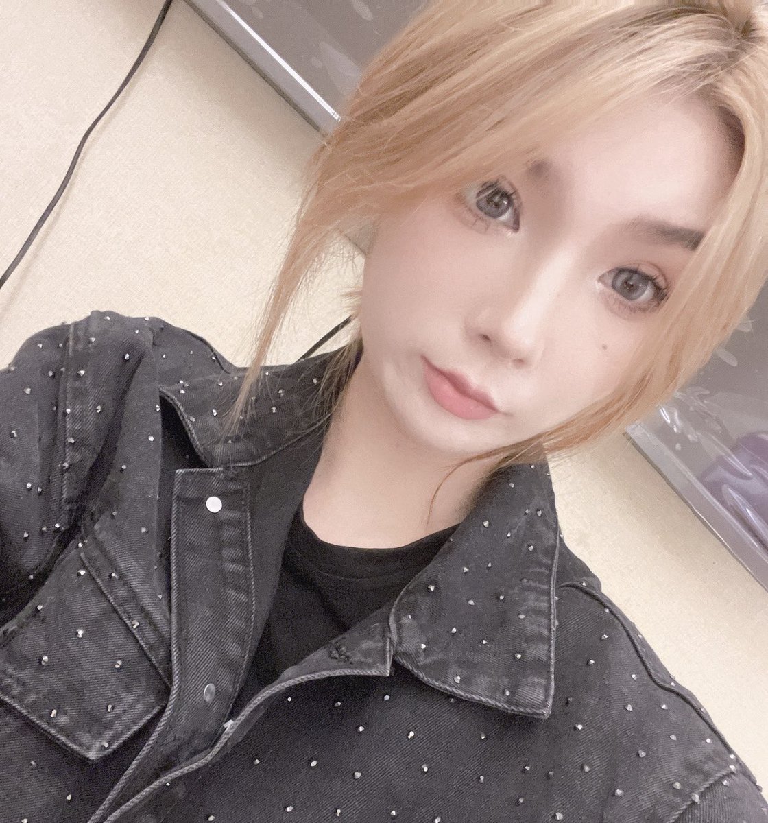 live_firefly's tweet photo. 🌟新星主播登場🌟我們熱烈歡迎小结巴🦄🤩
暱稱：小结巴🦄
FIREFLY ID：9583677
身高：168cm
體重：55kg
生日：2002年6月25日，屬馬的哦🐎
星座：巨蟹座♋
地區：中國大陸
個性簽名：这里介绍不了我
快来看看多才多艺的小结巴🦄吧~
#FIREFLY新星 #FIREFLYNEWSTAR #Firefly #livestreamer https://t.co/NPeKoV6dks