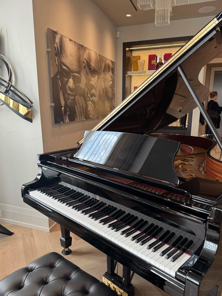 grace_spacesg's tweet photo. The Steinway Model B has always been the "dream piano" for many piano lovers, and the Spirio | r makes it not only a piano, but also a work of art that can be used to hold private concerts at any time. https://t.co/Qk2KBF2BCb