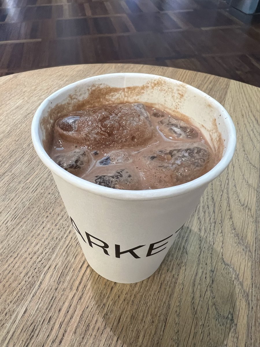 DahlKyr's tweet photo. @arketofficial I bought one of your iced chocolates. 
It was 80% ice 🧊 and 20% chocolate 🍫. 
You only get two mouthfuls. 
How can you honestly charge 45 kr for that? 
It's a crime! https://t.co/t3nf0cHCyj