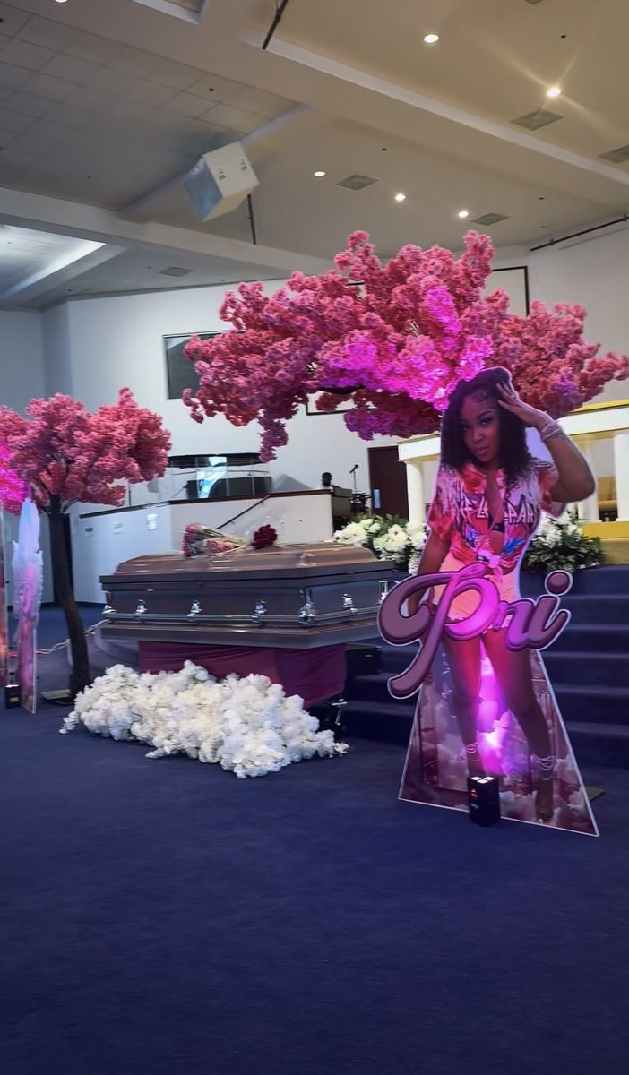 ChefxYeez's tweet photo. #ForeverPri 💕🕊️✨ https://t.co/CMH2hYjRM6