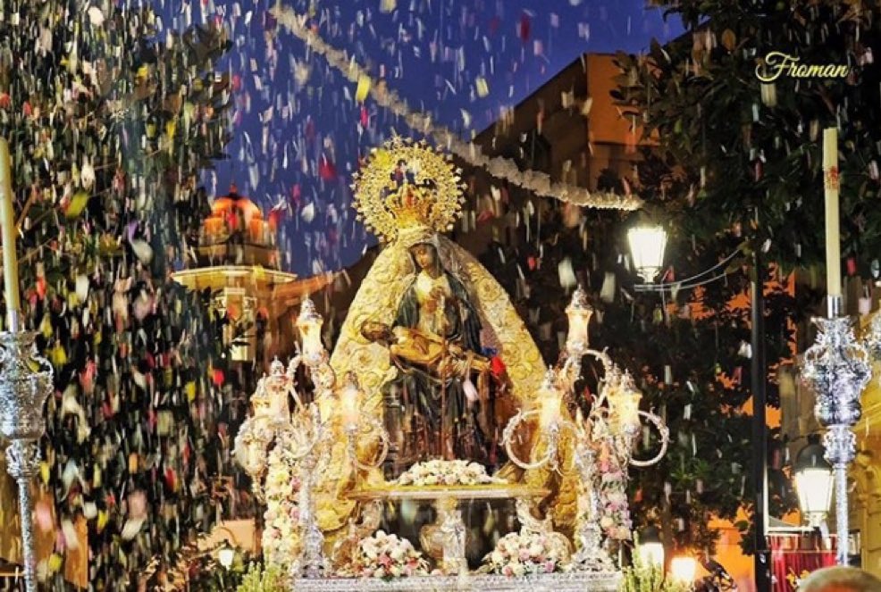 UniCatolicos_es's tweet photo. ¡Feliz fiesta de Nuestra Señora de África, Madre y Patrona de Ceuta!

En medio de la invasión que ha sufrido la ciudad estos días, con las fiestas suspendidas, ella sí sale a las calles. 

Refugio, guía y símbolo de unidad de los ceutíes.

Virgen de África, protege a tu pueblo. https://t.co/qYPA0QtJ29