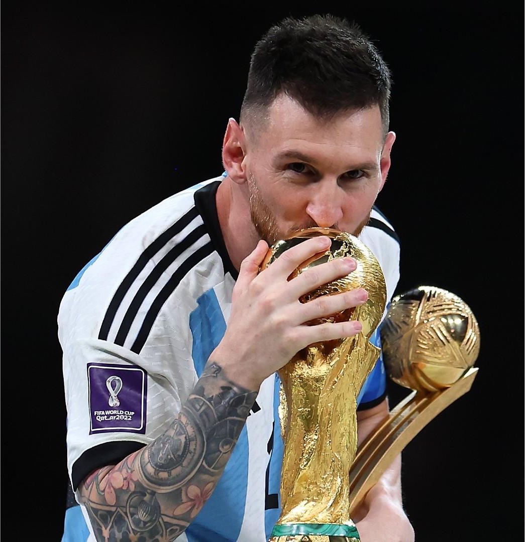 CulersPro's tweet photo. 🚨🎙️| Eminem: “I only know one footballer. He’s a World Champion and the Greatest of All Time, Lionel Messi.” https://t.co/2Mks3eoWCT