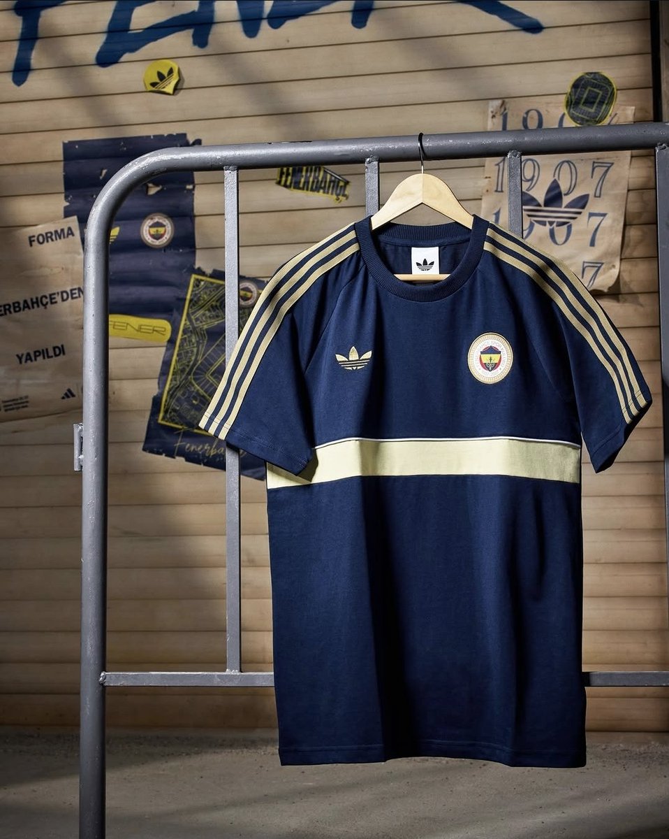 TekYolFener's tweet photo. Fenerium'da satışa sunulan yeni koleksiyon. https://t.co/MRx4qn7DMF