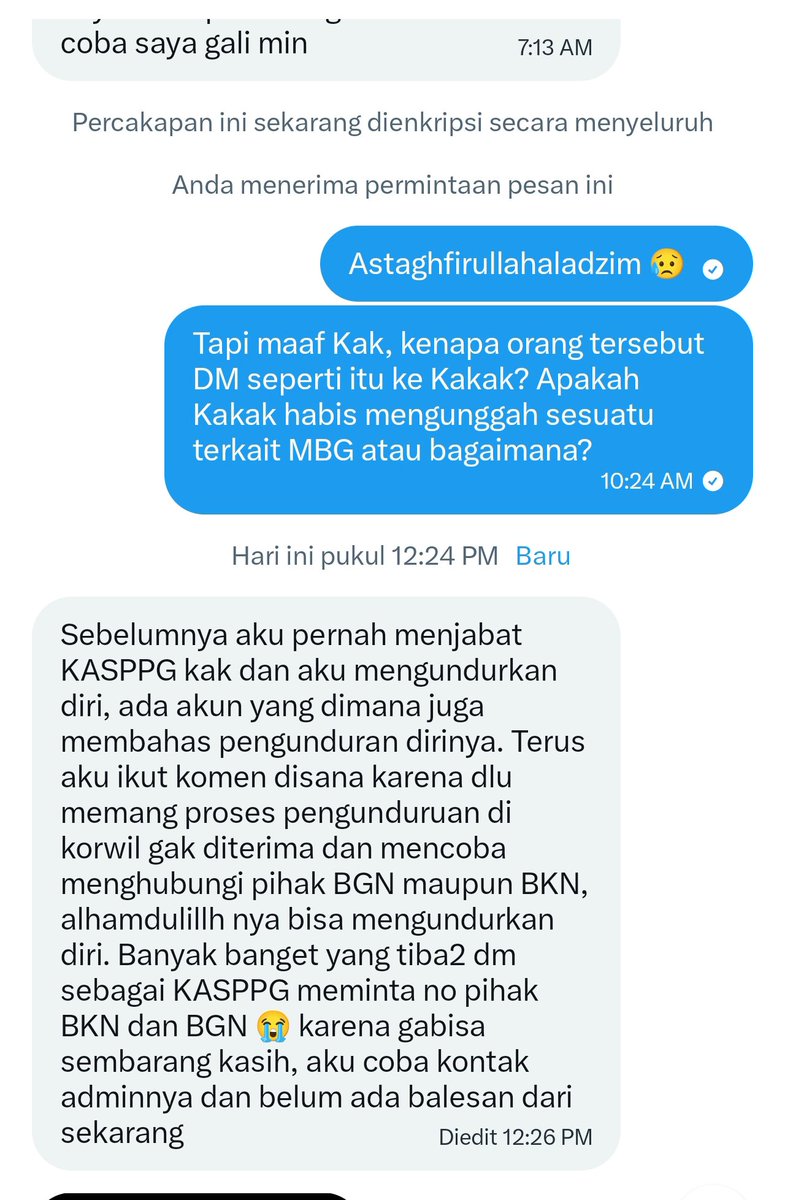 menuembegejelek's tweet photo. ⚠️ KAMI MOHON ATENSI ⚠️

Ternyata, banyak Kepala SPPG yang hendak resign namun dihalang-halangi oleh pihak mitra / yayasan / pemilik SPPG. Lebih dari dihalang-halangi, bahkan ada yang sampai diancam kekerasan fisik, atau dibunuh.

Kami menuntut agar call center BKN dan BGN untuk cepat tanggap setiap kali menerima panggilan dari Kepala SPPG yang hendak berkonsultasi perihal pengunduran diri.

Tolong bantu kami sebarluaskan dugaan atau isu ini agar bisa diinvestigasi dan diliput oleh media arus utama. 🙏🏻

Kami tegaskan, kami membuka posko pelaporan untuk Kepala-Kepala SPPG yang memutuskan untuk mengundurkan diri namun mengalami nasib yang sama dan/atau menghadapi isu ini.

Terima kasih.