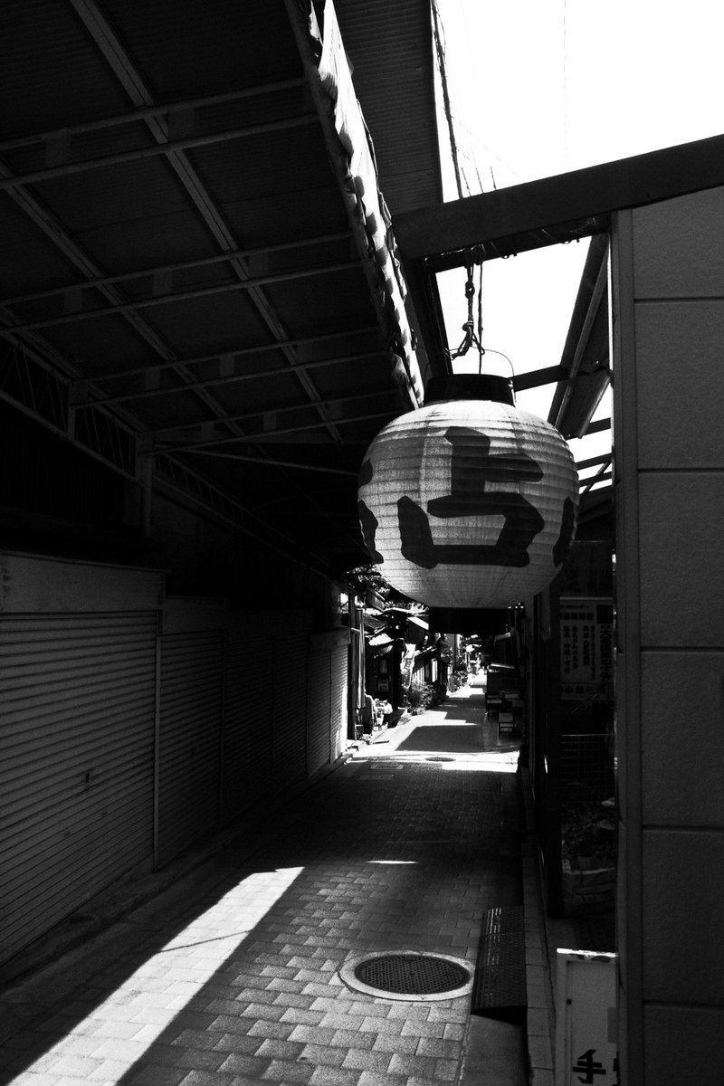 wao_camera's tweet photo. 真夏の清荒神参道
RICOH CX6
#ricoh #オールドコンデジ #cx6
#monochrome https://t.co/sJMPsU9OkL
