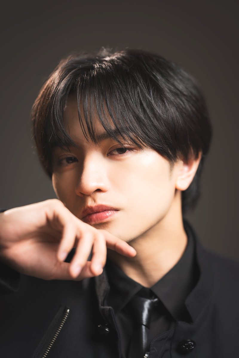 oricon's tweet photo. ストーリー構成・セリフ・出演…
すべて“中島健人”
⠀
ケンティーが少女まんがの
新しい世界線を描いたら❓️
⠀
自ら創り出す新しいフィクション
『Sho-Comi』グラビアで披露
https://t.co/VFPRDxRS2r
⠀
#中島健人 https://t.co/PZ4u70f3ma