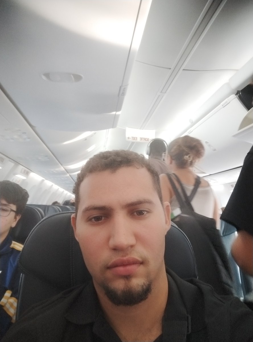 Trajado211's tweet photo. Voltando para casa🙏🇱🇺x🇵🇹 https://t.co/TyWQpZ5IyO