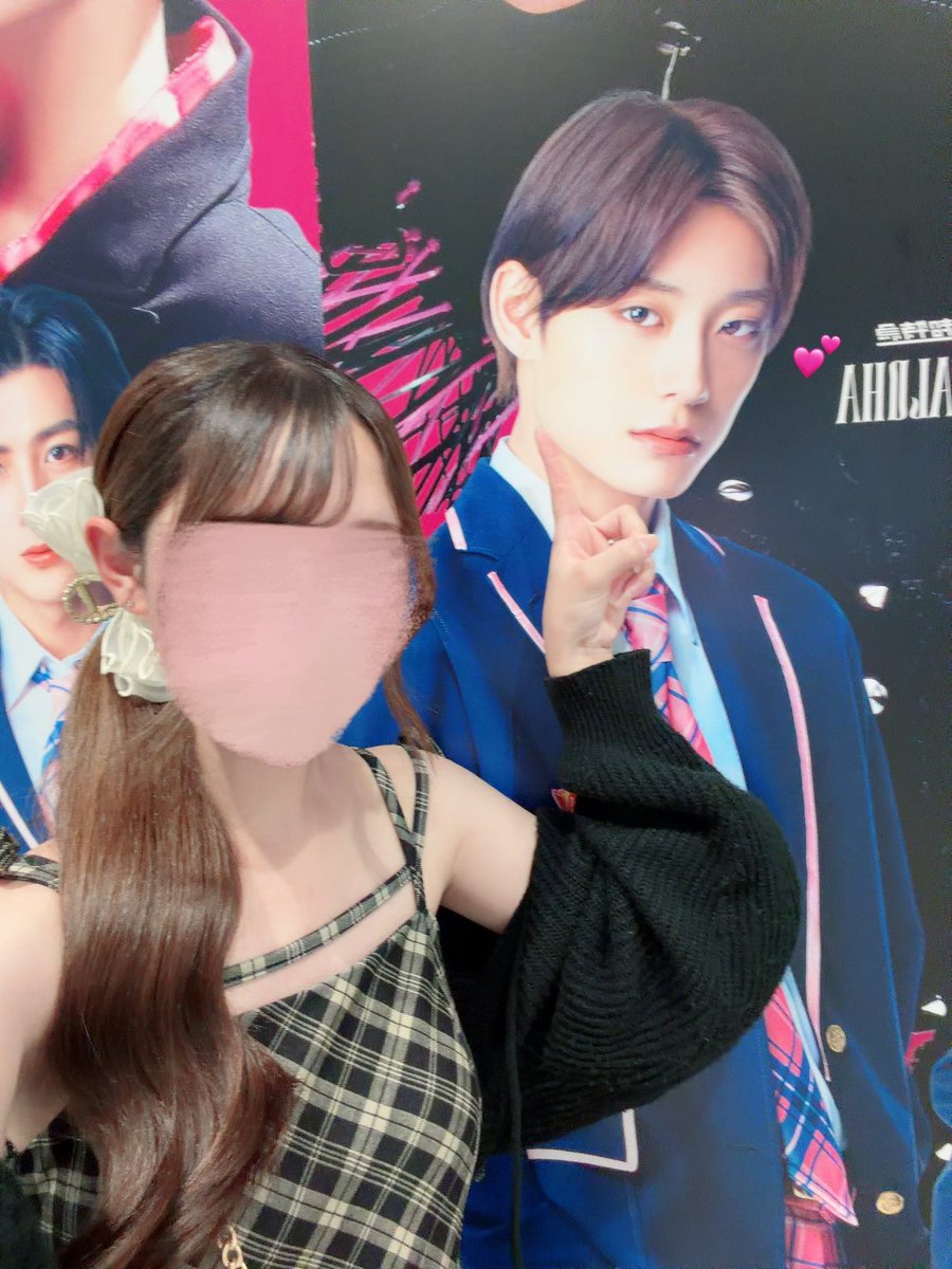 aloha___luv's tweet photo. 渋谷で制服アロハくんに会ってきたー♡
#EBiDAN 
#Yes_EBiDAN15th https://t.co/rdRdQpLjPQ