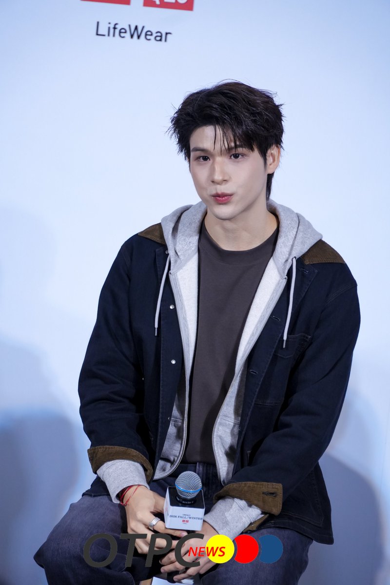 otpcnews's tweet photo. "สกาย วงศ์รวี" ร่วมเปิดตัวคอลเลคชัน UNIQLO 2026 Fall/Winter สะท้อนตัวตนผ่านการใช้ชีวิตอย่างมีสไตล์ ภายใต้คอนเซปต์ "Modern City Feelings"  

UNIQLO FW2026 X SKY

#skywongravee
#UNIQLO2026FW #LifeWear
#UniqloThailand https://t.co/R0FwAfoqor