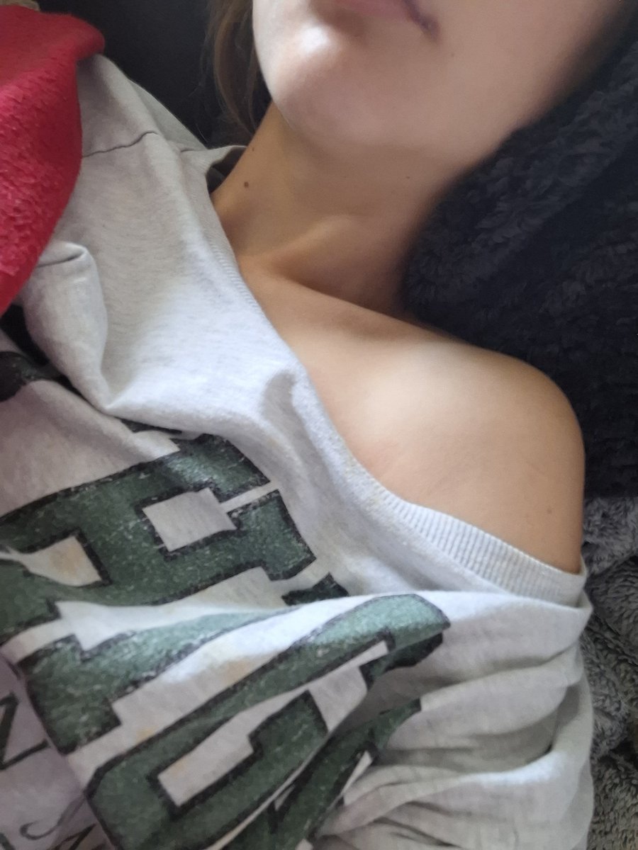 Lissy8r's tweet photo. Morgen ihr Loser.
Hoffe ihr seid schon alle schön brav zur Arbeit gegangen.

Wer heut gut abliefert, darf später vielleicht ein bisschen Aufmerksamkeit betteln.

#findom #geldherrin #finsub https://t.co/6eHmZpi1vA