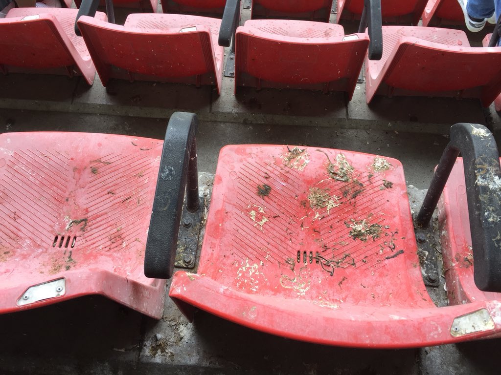 blasradio's tweet photo. Hilo muy breve 🧵🧶 

Entiendo que el propietario del Rayo Vallecano se cree sus propias mentiras. Dos ejemplos anecdóticos (o no) de su recital de delirios y falsedades en Marca.

1. “El aficionado sufre que las palomas defequen una hora antes de los partidos”. https://t.co/vXiIiqsScZ