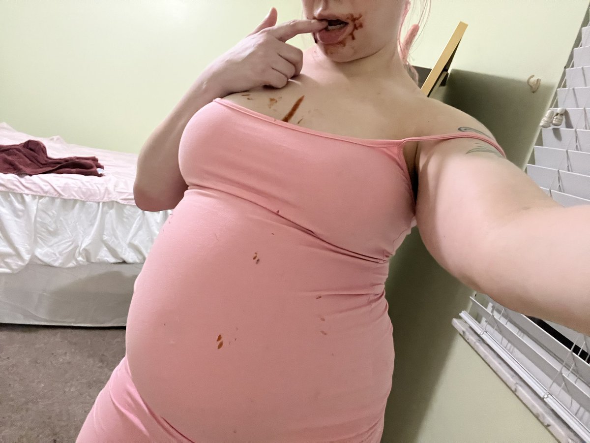 Vore_acious_'s tweet photo. Next stream 8/8 at 8pm EST on Only Fats 💅🏻💅🏻💅🏻 VORNY RP STREAM FOR OUR NATIONAL HOLIDAY 👄 
Just posted WG try on video, filmed wing stuffing today too ❤️❤️❤️ https://t.co/sor8Z6u3ks