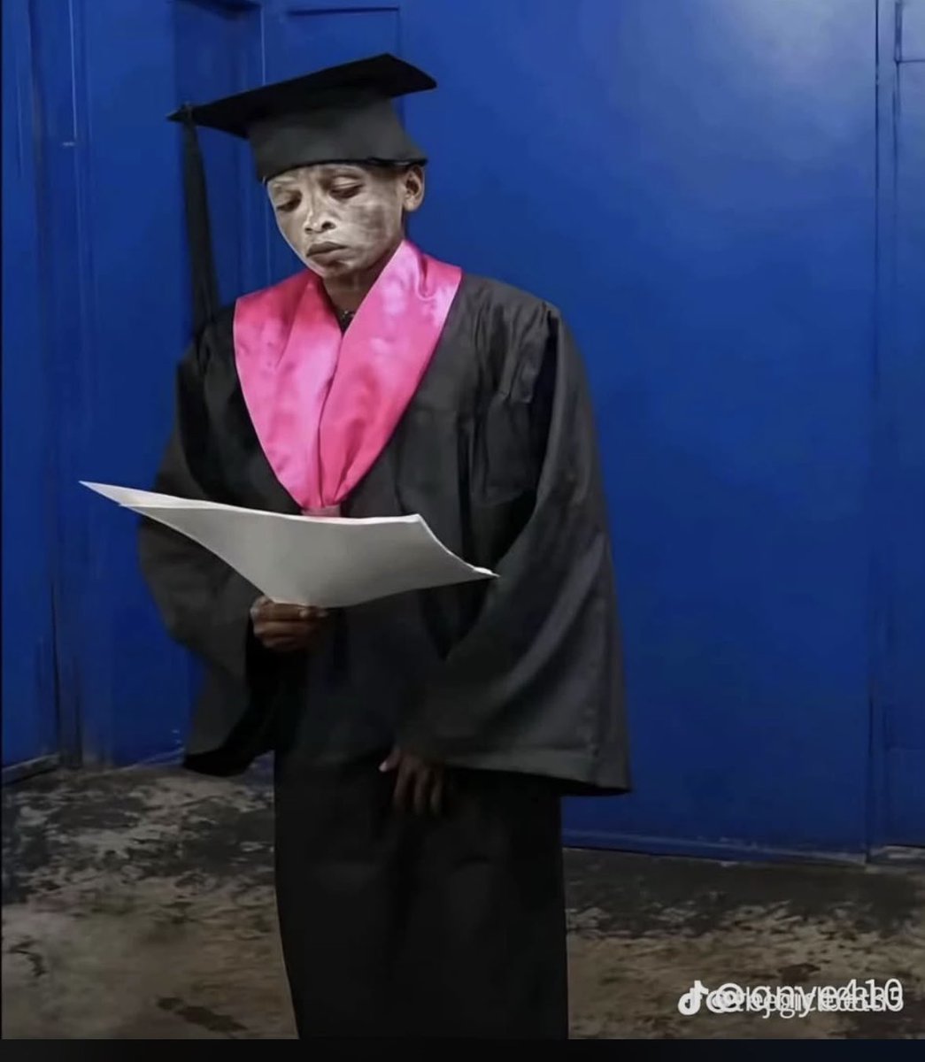 goodluck__uc's tweet photo. That moment you realize the certificate came without a salary attached. 😭😂 https://t.co/hA93c0vugQ