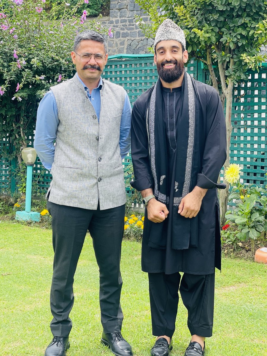 owaisyaqoob313's tweet photo. Thank you for invitation sir Shrii Tejinder -singh IPS IGP #CID #jk 
Your appreciation means a lot 🙌
Your mindset about growth of sports is unbeatable 🦾 https://t.co/06Igb87irK