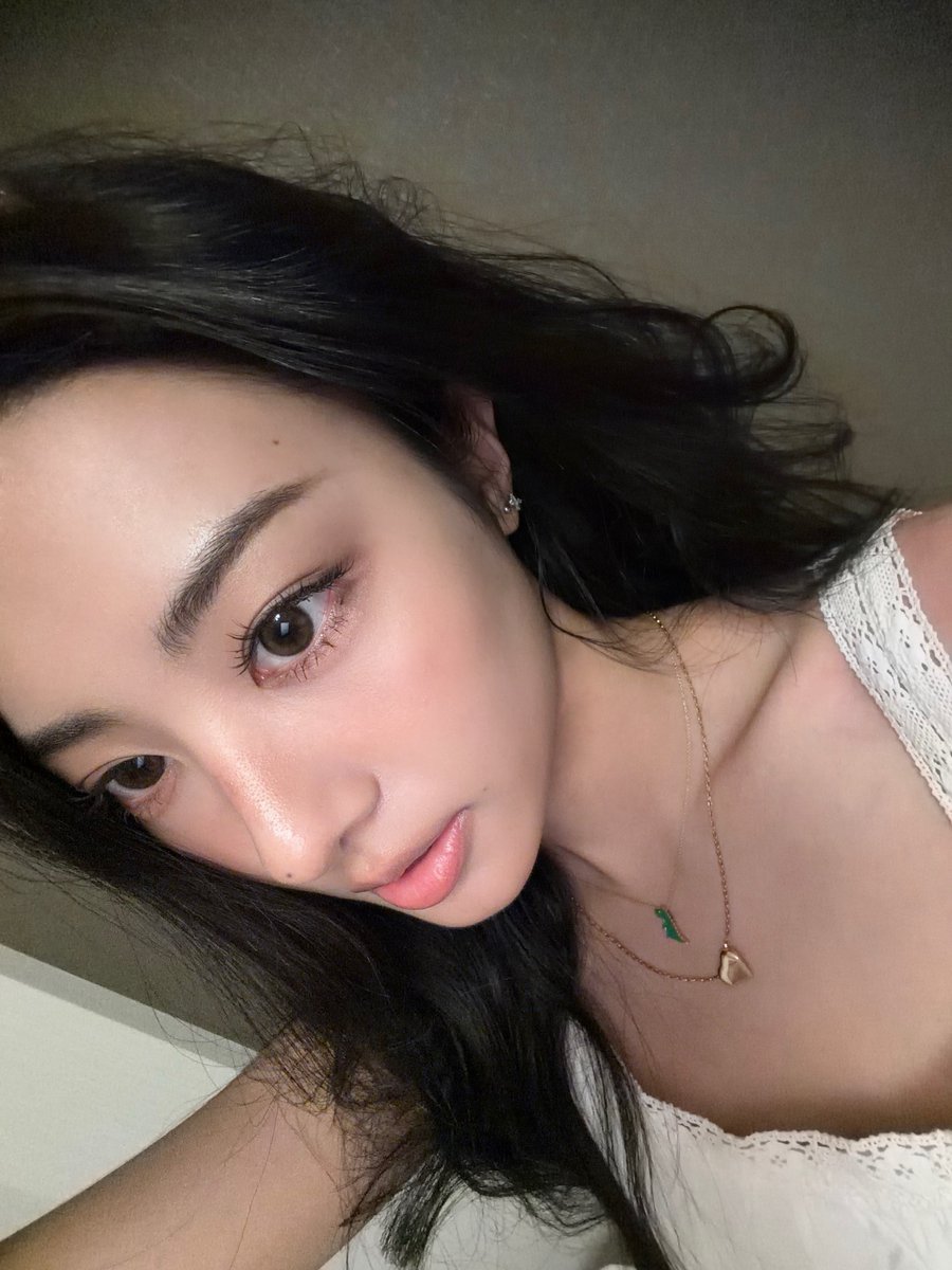 1ov3ofSOUL's tweet photo. 왤케 예뿌… https://t.co/v28X6Wu8SM