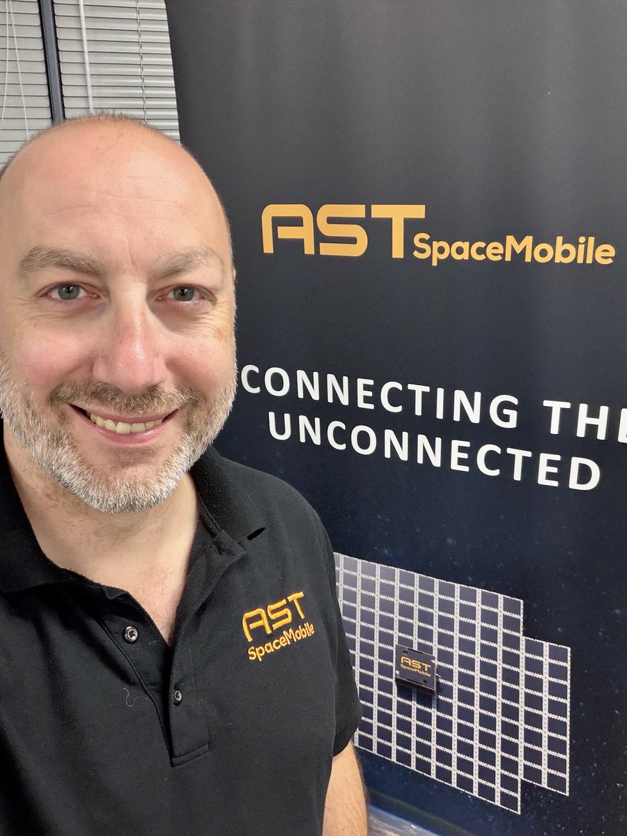 scottwisniews's tweet photo. Gearing up for Launch Night with the Space Operations team that makes it happen. BlueBird 11, 12, 13 on deck. 🚀🚀🚀 https://t.co/6MI7FHYagK