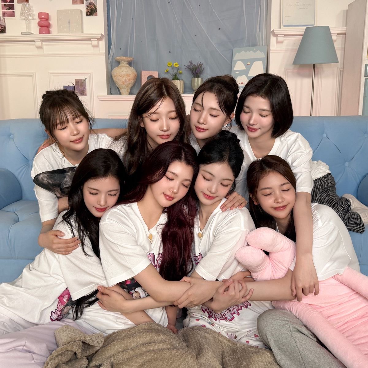 Ibbvyz's tweet photo. @juunhype Hearts2Hearts Is eight https://t.co/xP8fIqpiMC
