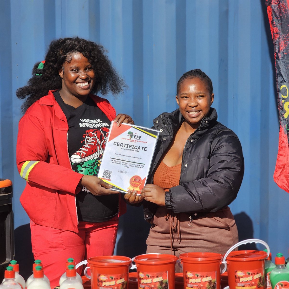 wenziregalia's tweet photo. EFF Ward Cllr Candidate in ward 17, eThekwini, fighter Slindile Gutshwa had a program of teaching young people how to make cleaning detergents from scratch.  The EFF is giving people life time skills that they can use to better their lives. Thank you EFF.#VoteEFF #RegisterToVote https://t.co/UO69JDMItV