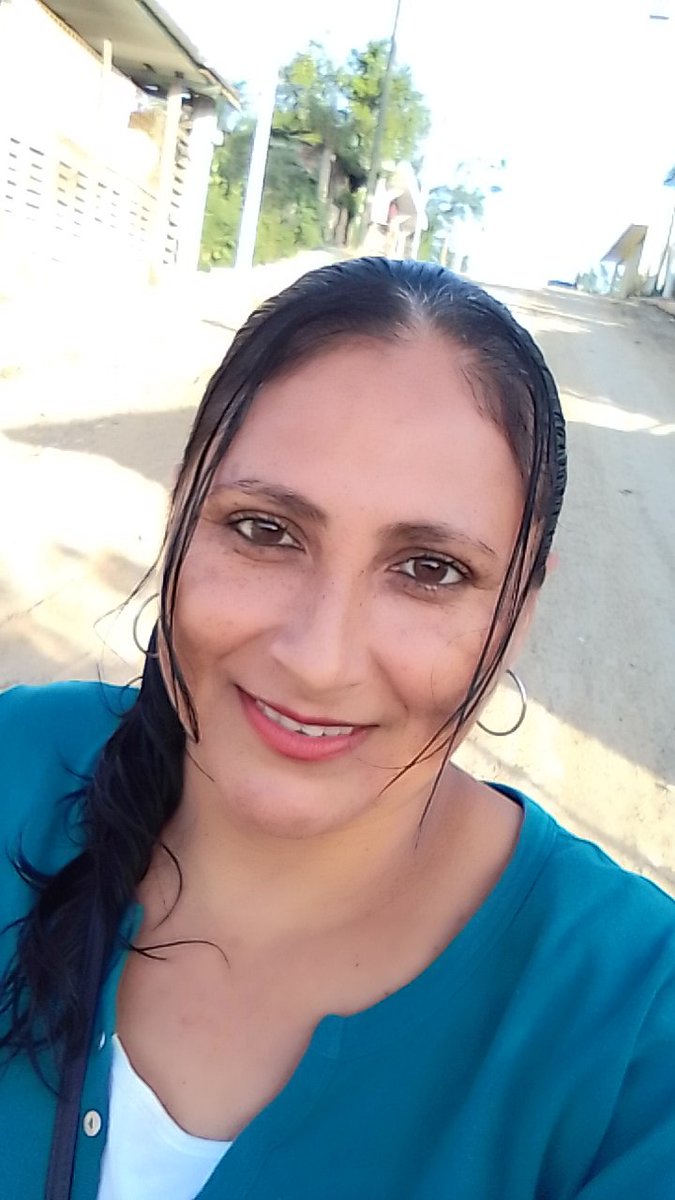 putasenelchat's tweet photo. La puta Ana Cecilia... Esposa de un taxista q corre para la ruta de km 47... 
Mientras el anda trabajando mi puta se entrega a mi https://t.co/TXaESKS8XG