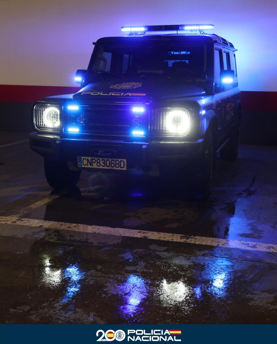 policia's tweet photo. No elegimos el color al azar😉

El #azul suele asociarse con la calma, la confianza y la serenidad...

Al caer la noche, las luces de la ciudad se apagan, pero la nuestra permanece encendida

#BuenasNoches💙🚔 https://t.co/gFX7C28UtM