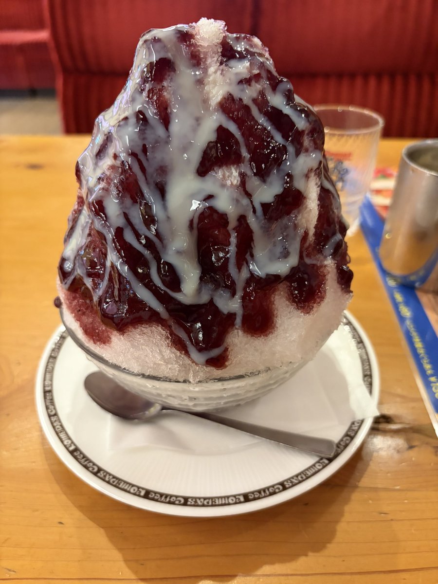 ohuton_violet's tweet photo. コメダのミニサイズかき氷〜«٩(*´ ꒳ `*)۶» https://t.co/610PSpCinY