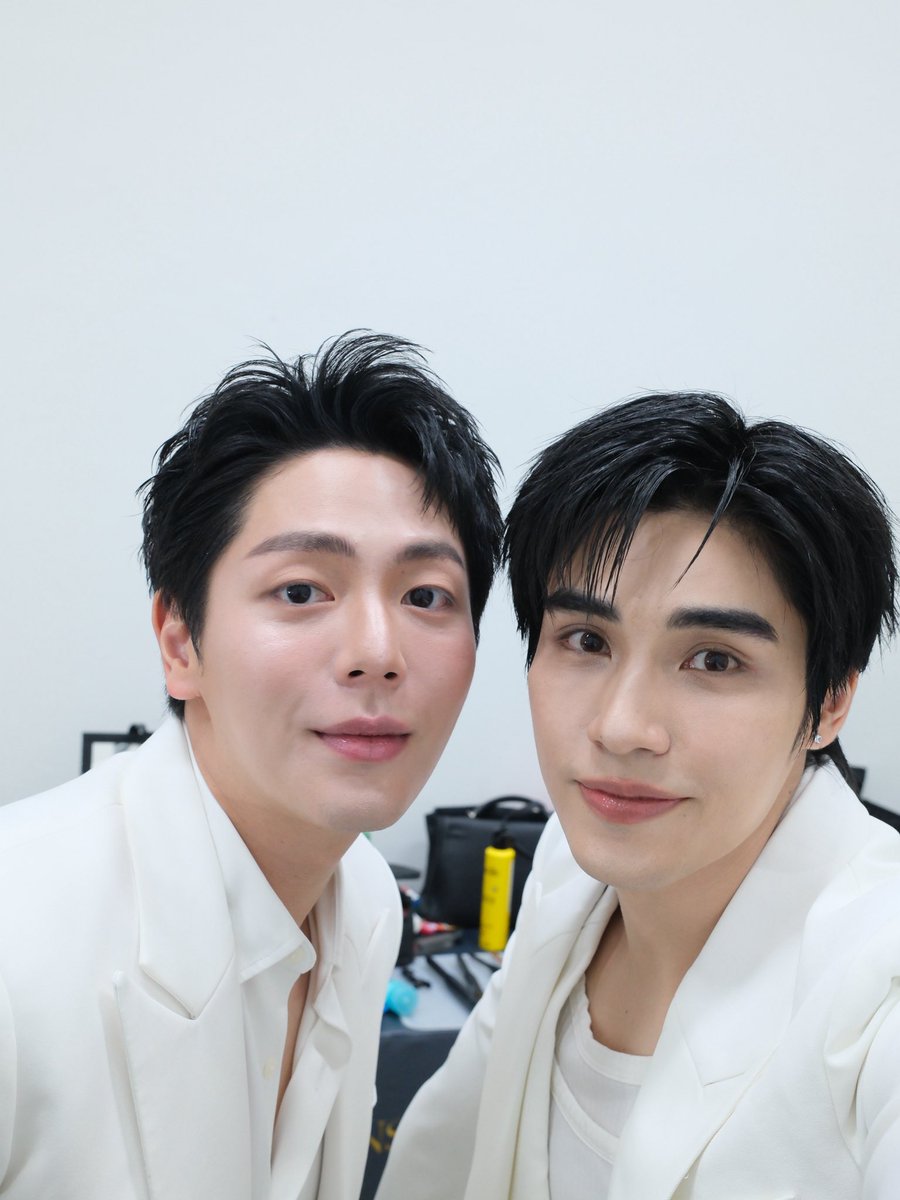 uppoomofficial's tweet photo. แจกัลครัฟ ✌🏻✌🏼

UPPOOM SCENT OF SIAM AT ICON
#UpPoomxICONSIAM https://t.co/4xi1k2tzE2