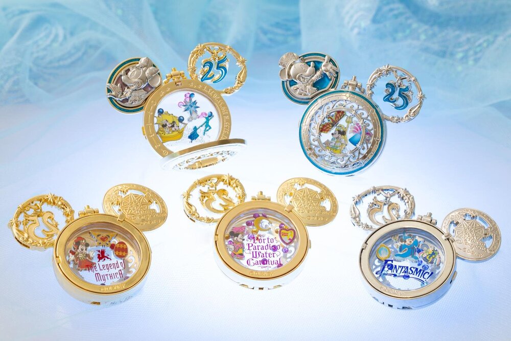 fashionpressnet's tweet photo. 東京ディズニーシー「ジュビリーロケット」好きなパーツを選んで作る“世界に1つ”のミッキーチャーム

過去のハーバーショーデザインの新パーツが登場！ - https://t.co/eWj9w2gkbv https://t.co/uveD2AxRIl