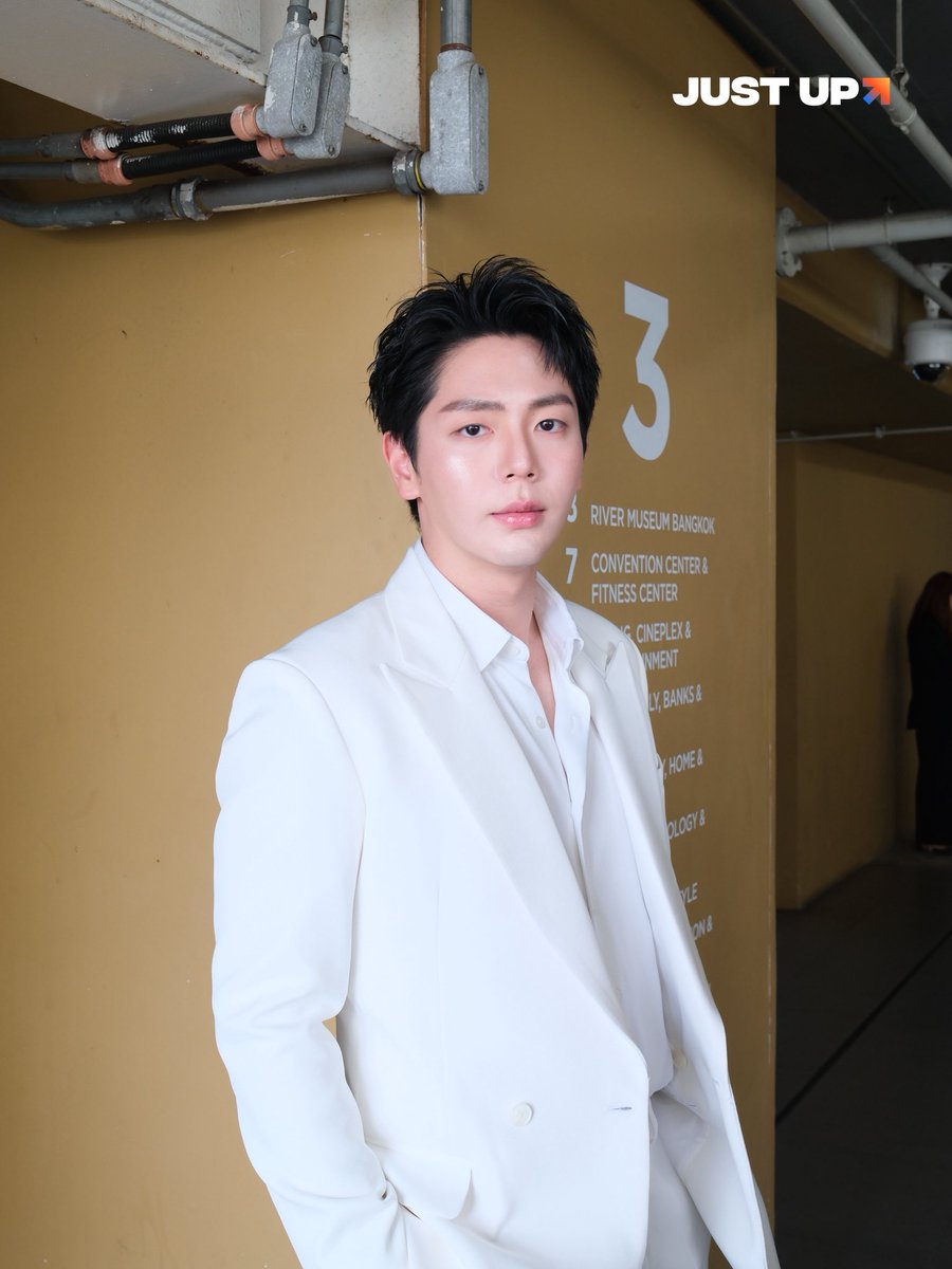 Justupbangkok's tweet photo. อัพ ภูมิพัฒน์ ในงาน
ICONSIAM THE SCENT OF SIAM 2026

UPPOOM SCENT OF SIAM AT ICON
#UpPoomxICONSIAM https://t.co/4SLA1tfUYv