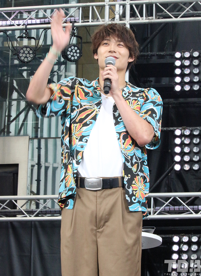 talent_databank's tweet photo. 『名探偵のままでいて』ポッドキャスト公開収録イベント

超特急・髙松アロハ、好きな“アイス”は竹野世梛（ICEx）
「本当に可愛くて、キュルキュルで、愛らしい子」と愛情爆発

本作の主題歌担当の平井大への愛も語る

https://t.co/Ayeo86NJIW 

#髙松アロハ #超特急 #名探偵のままでいて https://t.co/7SpNR77SQC