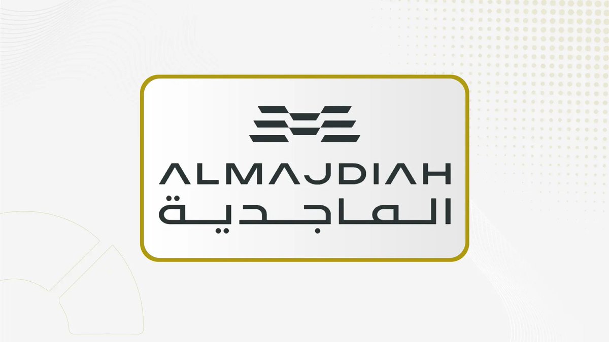 SakuraX_Japan's tweet photo. 🏗️ وقّعت شركة دار الماجد العقارية «الماجدية» اتفاقية تطوير عقاري مع صندوق الاستثمار العقاري 9 لإنشاء برجين سكنيين في مكة المكرمة.

📊 قيمة الاتفاقية تقدر بـ395.8 مليون ريال، غير شاملة ضريبة القيمة المضافة.

يقام المشروع على أرض تبلغ مساحتها نحو 6,614 مترًا مربعًا ضمن المنطقة الأولى في وجهة مسار.

تتولى الماجدية دور المطور الرئيسي، بما يشمل التخطيط والتصميم والتطوير والإشراف على التنفيذ.

كما تشمل الاتفاقية إدارة التعاقدات مع المقاولين والاستشاريين، وتسويق وبيع الوحدات السكنية.

⏳ تبلغ مدة تنفيذ المشروع 30 شهرًا ميلاديًا، تبدأ من تاريخ صدور رخصة البناء.

ولن يظهر الأثر المالي دفعة واحد��؛ إذ ستُسجّل الدفعات في القوائم المالية وفق نسب الإنجاز خلال فترة تنفيذ العقد.

يمثل المشروع توسعًا إضافيًا لمحفظة الماجدية في مكة، لكن القيمة الفعلية ستعتمد على سرعة الحصول على الرخصة وتنفيذ مراحل البناء والتسويق.

هل يعكس هذا العقد بداية توسع أكبر للماجدية في مشاريع مكة السكنية، أم يبقى أثره المالي موزعًا على فترة التنفيذ؟