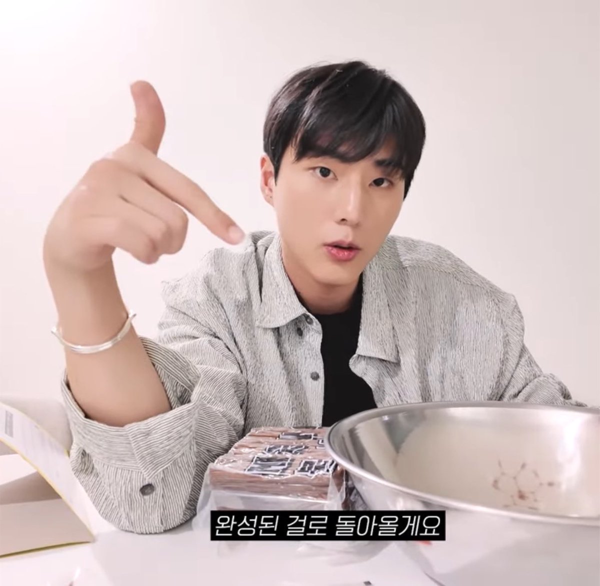 youngdeong2zyyo's tweet photo. 영케이 옷 오래 오래 야무지게 입는 거 진짜 호감 돼. https://t.co/j7T2JiN2PS