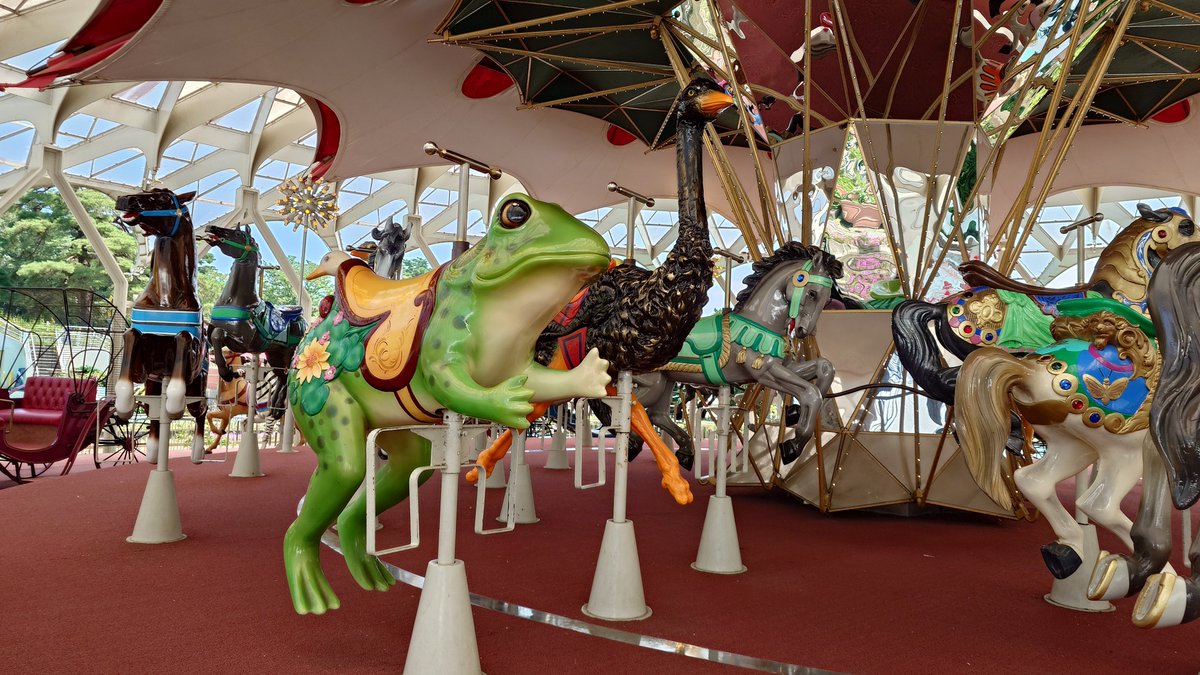 amenosan's tweet photo. コラボの遊園地行きました‼️
父水が園内でいちゃついててオタクは死にました。 https://t.co/cYZO9ovMYf