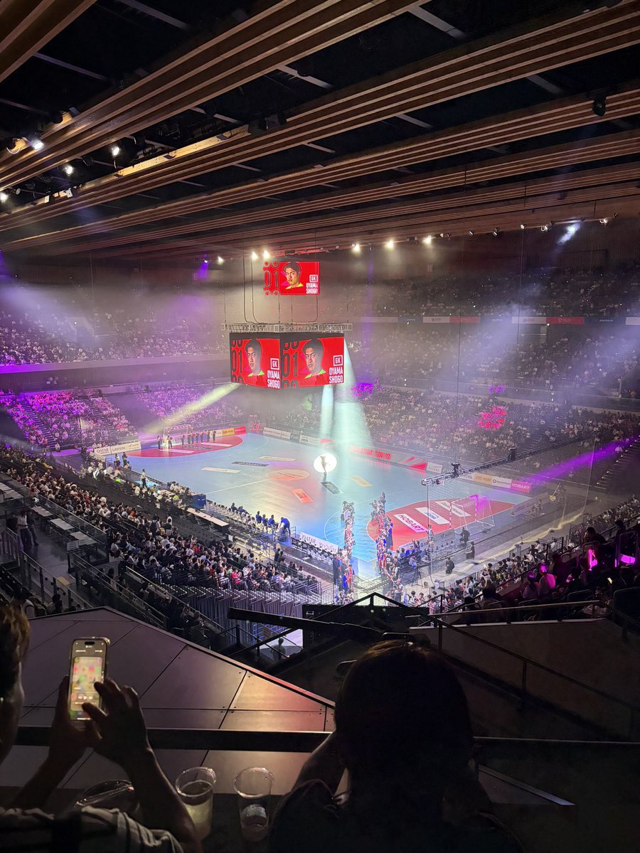 haijimahandball's tweet photo. PSG vs ジークスター東京!🇯🇵🇫🇷
最高の試合でした!
やっぱり世界トップクラスのプレーは生で見ると迫力が違いますね。感動しました!🙌✨
#psghandball #zeekstertokyo #PSGジャパンツアー #plavision #haijimabluewood https://t.co/2HvkDlksm6