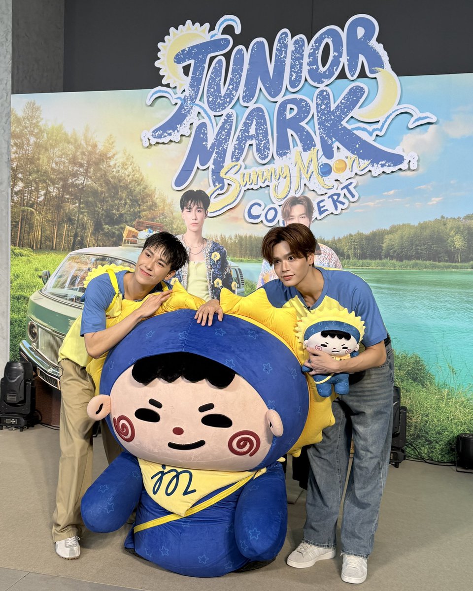 jummo__gmmtv's tweet photo. หวานแปดฉิบห้า อีกฉิบห้าหวานม้าก ไปฮันนีมูนก้าน !!! 🧳🚐🌞🌛
#JuniorMarkConcertLIVE
#JUMMO https://t.co/0IQFyxX9Li