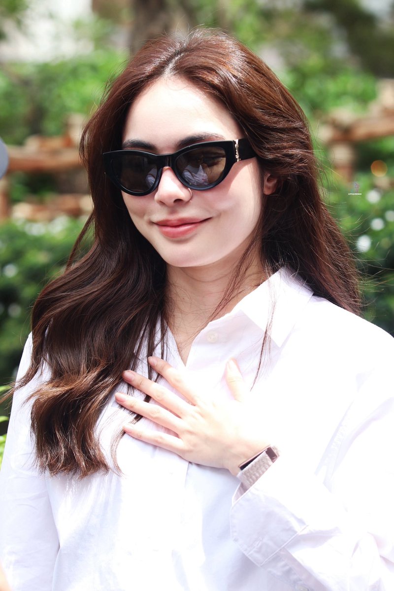 cheery_jo_'s tweet photo. Can we talk about how radiant she looks lately? We know this year she's made it a priority to take better care of both her body and mind, and it really shows!! I'm so proud of her because she looks so much happier and healthier, and it's all thanks to herself🤍

#CharlotteAustin https://t.co/gtnsyxHrJ8