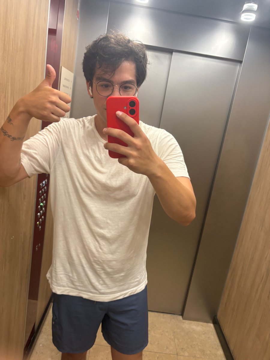 NotCalvinPerez's tweet photo. Might stay in Malta idk https://t.co/lmhTjhQH8W