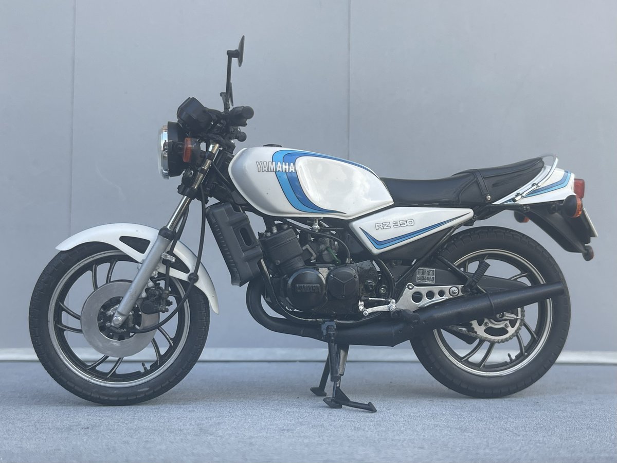 wasaburoo's tweet photo. ハセガワRZ350

前回と似たような画像投稿スミマセン

実は今回つけ忘れたパーツを取り付けて
撮りなおしです。ようやく完成しました

機会があれば公園に持っていき撮影します https://t.co/2Z3B7XuC1V
