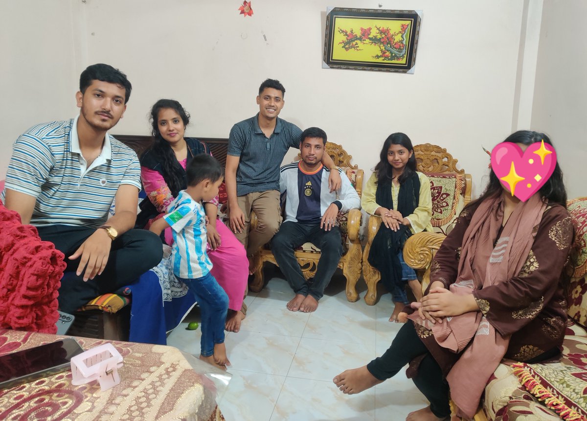 EmranHossenRaf1's tweet photo. আমাদের সন্ধ্যাকালীন আড্ডার গল্প...!
ছুটিতে বাড়ি ফিরলেই একটা জায়গায় যেন টান অনুভব করি—আমার নূর উল্ল্যাহ কাকার ঘর। বলতে গেলে, ছুটির সবচেয়ে বেশি আড্ডা জমে এই ঘরেই। https://t.co/HNFzbpTvwS