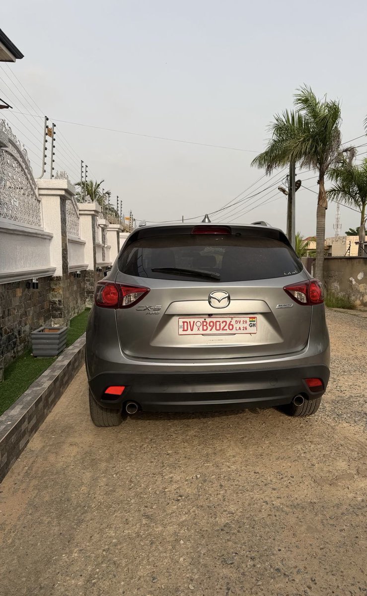 Prycekobby's tweet photo. 2016 Mazda CX-5 AWD
GHc 200,000 (Negotiable)
Contact 0572292041
Cleared recently 
*Push to start 
*Keyless Entry
*Sunroof
* Engine: 2.0L (SKYACTIV-G) 4-cylinder
* Power: 155 hp (116 kW) 
* Torque: 150 lb-ft (203 Nm) 
* Transmission: 6-speed automatic https://t.co/ThJNeaouSP
