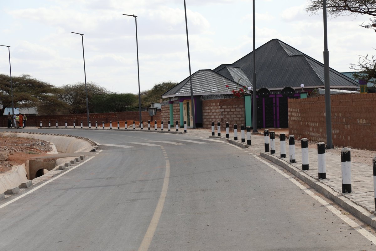 KisipTwo's tweet photo. KISIP2 is delivering real, visible transformation across Wajir's six informal settlements including Shallattey, Hodhan, Wagberi, Barwaqo, Halane and Jogoo. 
@WorldBankKenya @AFD_en @EUinKenya @WajirKE @HousingUrbanKE 
#PromotingDignifiedLiving #KISIP2 https://t.co/HUGJXVu9jq