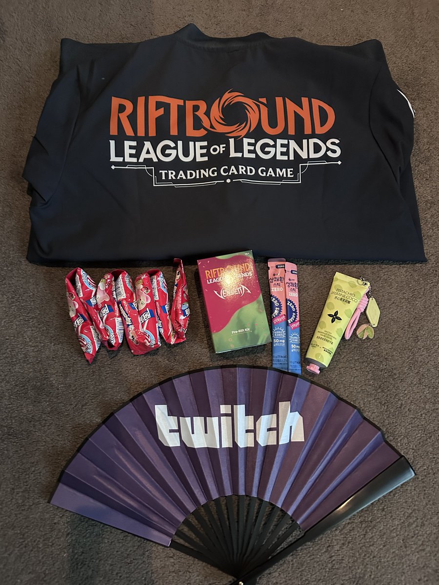 Sebbietonin's tweet photo. Move over #Liftbound! WE #RAVEBOUND NOW!
Feels like itโs been ages since I went to a rave ๐ฉ canโt wait to rip packs at Darren Styles!!!!!!! https://t.co/FfVP4vXJzR