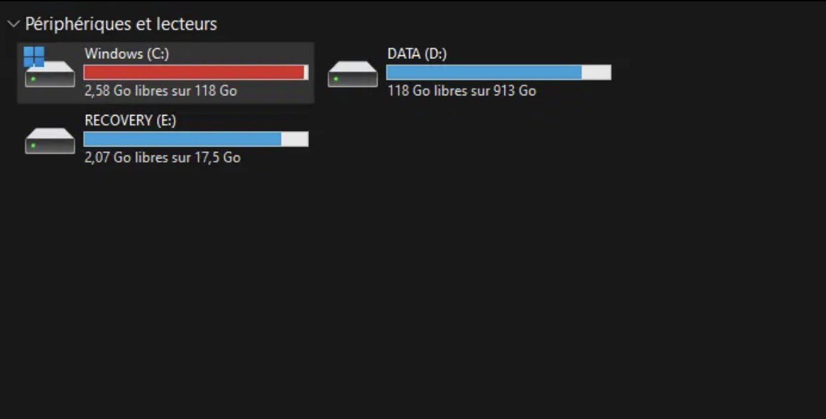 axl_n77's tweet photo. qui est plein (et donc LoL est sur mon HDD) car je pense que mon proco et ma CG font encore le taff. possible d’avoir votre avis ? est-ce que changer la ram peut déjà régler le problème (budget limité) ? merci ;) https://t.co/JfcEczruBD