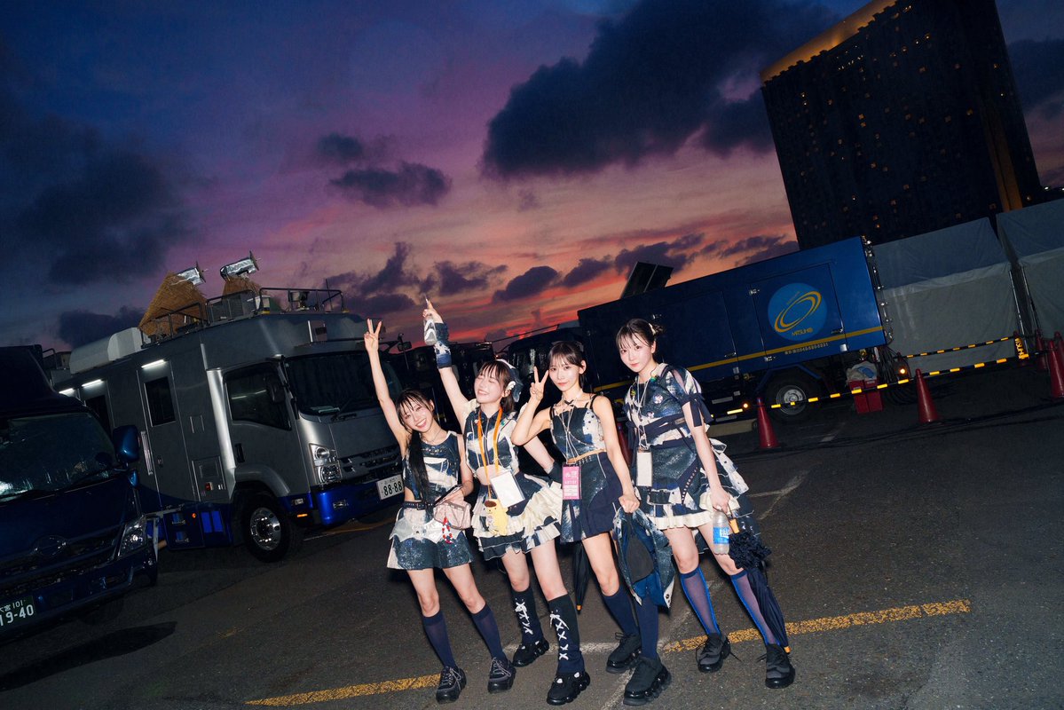 gorugo__13's tweet photo. 25年TIFのこの写真ホンマ好き
屋外の夕暮れ時にライブして欲しいな〜 https://t.co/2k0X0Hcr0A